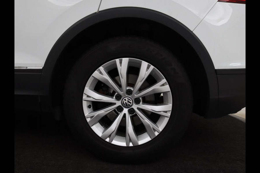 Volkswagen Tiguan 1.4 TSI ACT Comfortline | Automaat | Navigatie | Adapt. Cruise | LMV | Grootlichtassistent | DAB |  Draadloze Telefoonlader