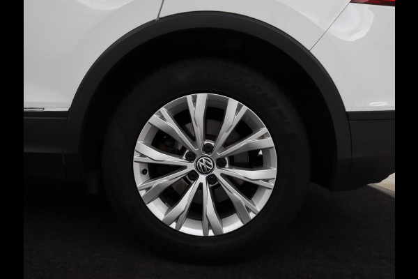 Volkswagen Tiguan 1.4 TSI ACT Comfortline | Automaat | Navigatie | Adapt. Cruise | LMV | Grootlichtassistent | DAB |  Draadloze Telefoonlader