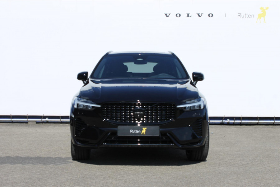 Volvo XC60 T6 Plug-in hybrid AWD Plus Black Edition Long Range / Panoramisch schuif-kanteldak / Google infotainment / 21" lichtmetalen velgen / Stoel en stuurwielverwarming