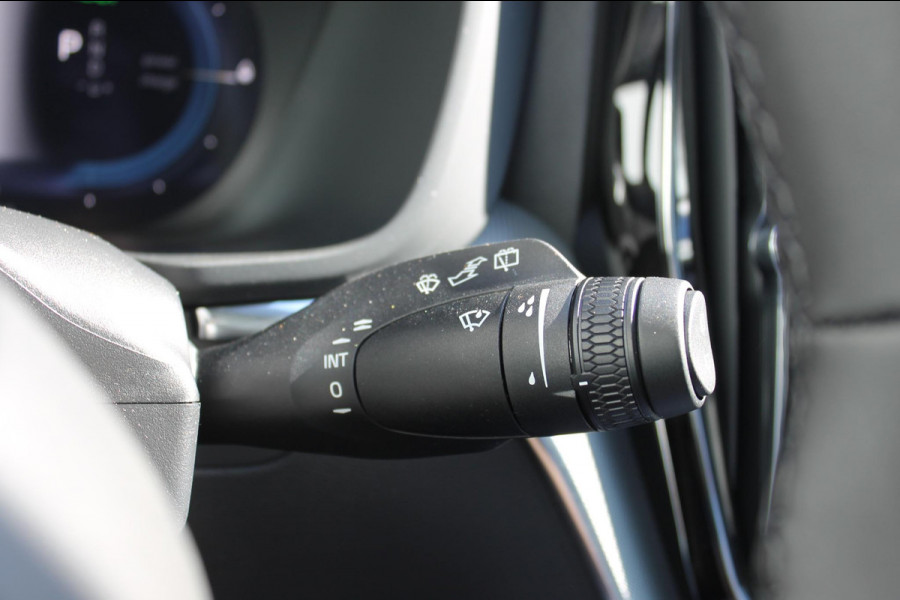 Volvo XC60 T6 Plug-in hybrid AWD Plus Black Edition Long Range / Panoramisch schuif-kanteldak / Google infotainment / 21" lichtmetalen velgen / Stoel en stuurwielverwarming