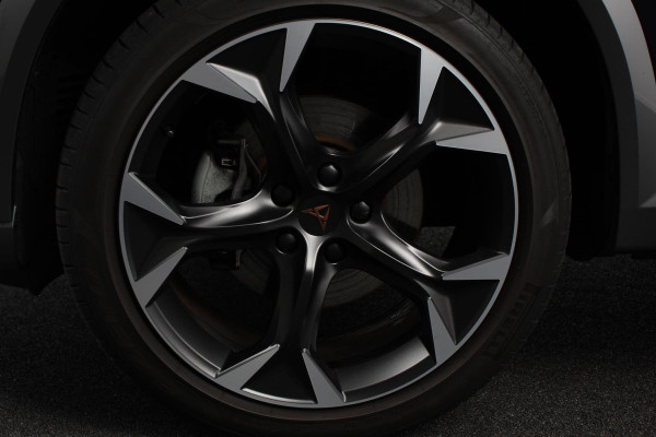 CUPRA Formentor 1.5 TSI DSG 150 Pk | Camera | 19 Inch Lichtmetalen Velgen | Adaptive Cruise Control | Lane/Side Assist | Climatronic |
