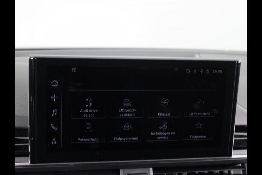 Audi A4 Avant 35 TFSI S edition 150pk S-tronic | Panoramadak | 18 inch Lichtmetalen velgen | Parkeersensoren voor en achter | Optiek paket zwart