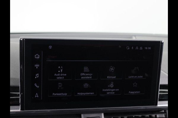 Audi A4 Avant 35 TFSI S edition 150pk S-tronic | Panoramadak | 18 inch Lichtmetalen velgen | Parkeersensoren voor en achter | Optiek paket zwart