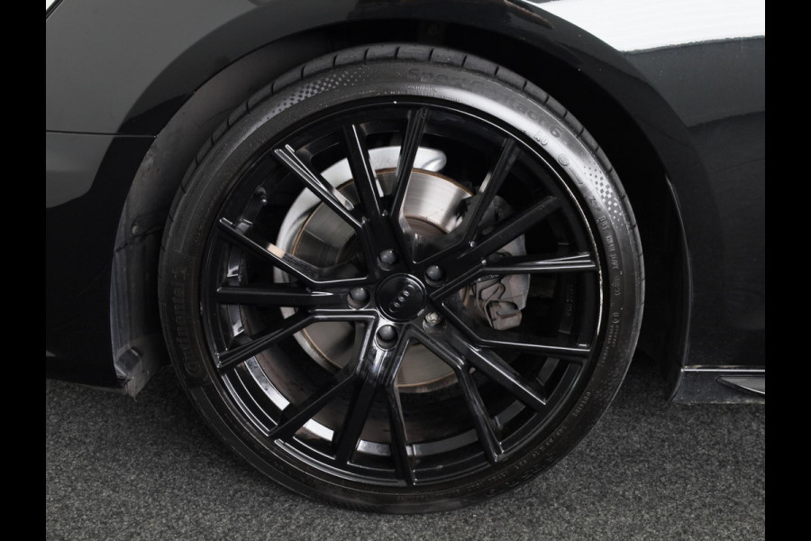 Audi A4 Avant 35 TFSI S edition 150pk S-tronic | Panoramadak | 18 inch Lichtmetalen velgen | Parkeersensoren voor en achter | Optiek paket zwart