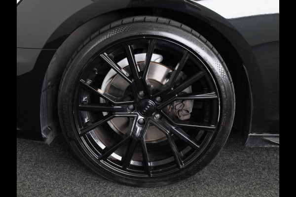 Audi A4 Avant 35 TFSI S edition 150pk S-tronic | Panoramadak | 18 inch Lichtmetalen velgen | Parkeersensoren voor en achter | Optiek paket zwart