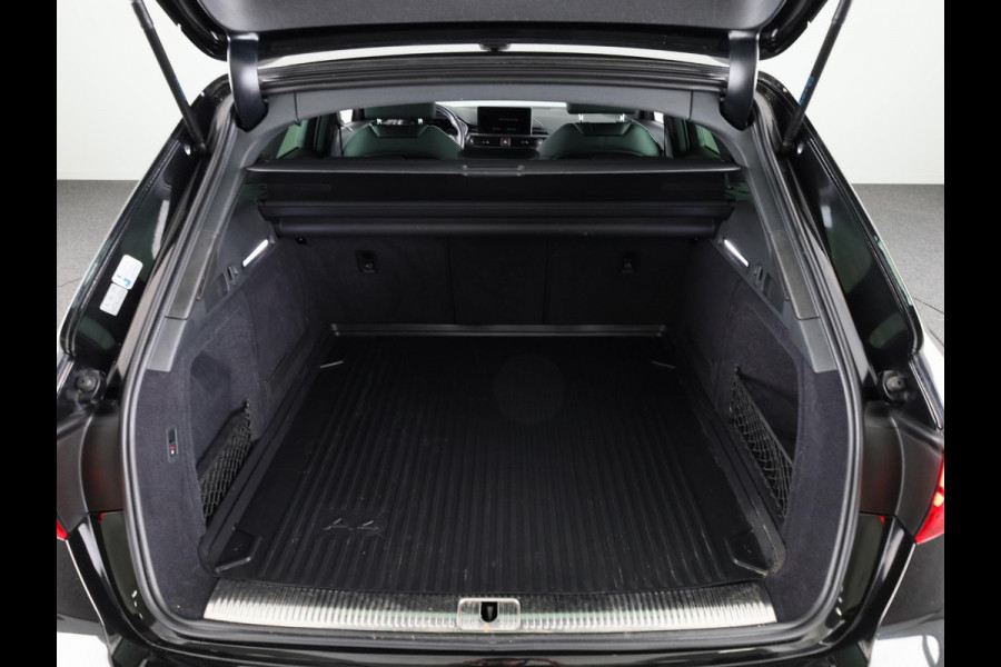 Audi A4 Avant 35 TFSI S edition 150pk S-tronic | Panoramadak | 18 inch Lichtmetalen velgen | Parkeersensoren voor en achter | Optiek paket zwart