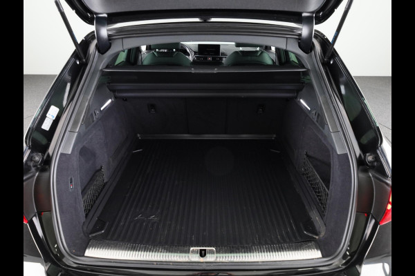 Audi A4 Avant 35 TFSI S edition 150pk S-tronic | Panoramadak | 18 inch Lichtmetalen velgen | Parkeersensoren voor en achter | Optiek paket zwart