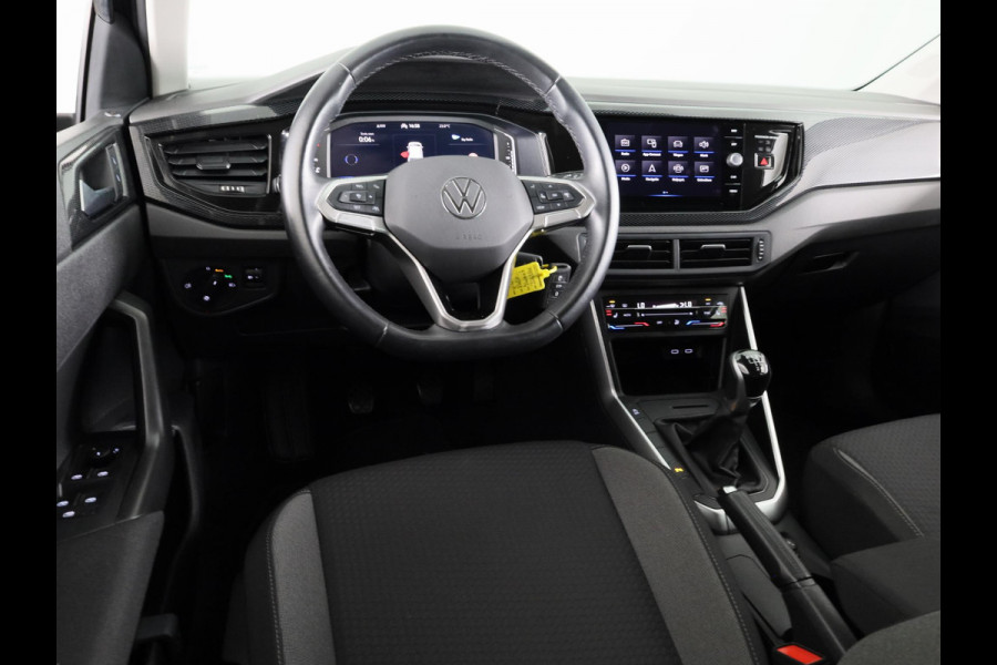 Volkswagen Polo 1.0 TSI Life Business | Navigatie | Parkeer sensoren | Climate Geregelde Airco |