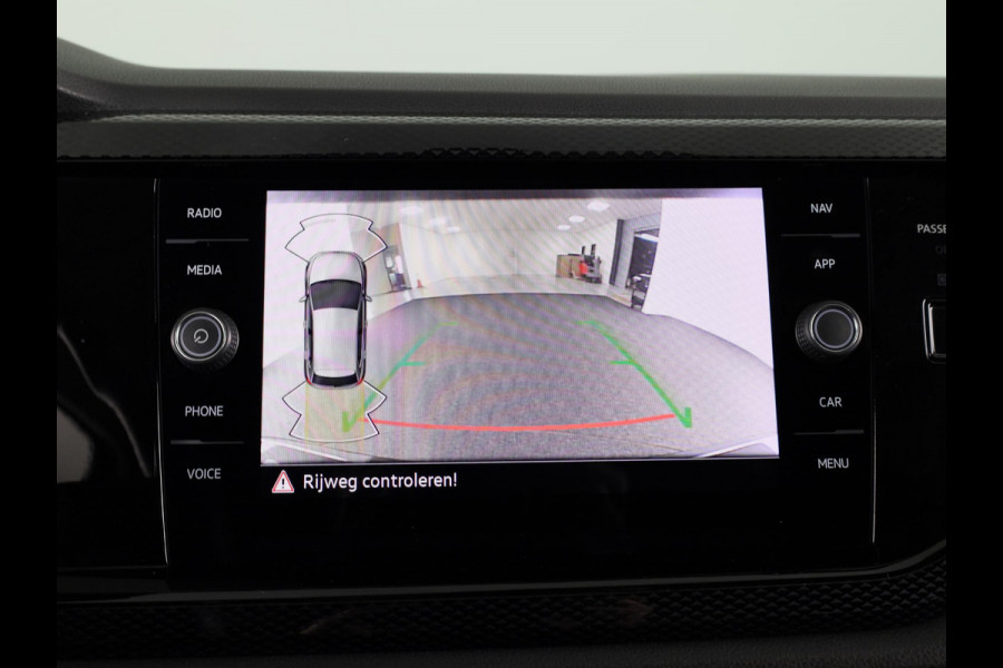 Volkswagen Polo 1.0 TSI Life Business | Navigatie | Parkeer sensoren | Climate Geregelde Airco |