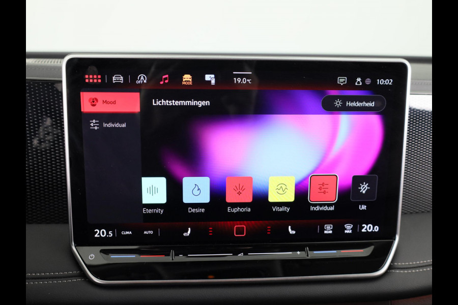 Volkswagen Tiguan 1.5 eTSI Life Edition 150PK | Automaat ( DSG ) | Navigatie | Camera | Stoelverwarming
