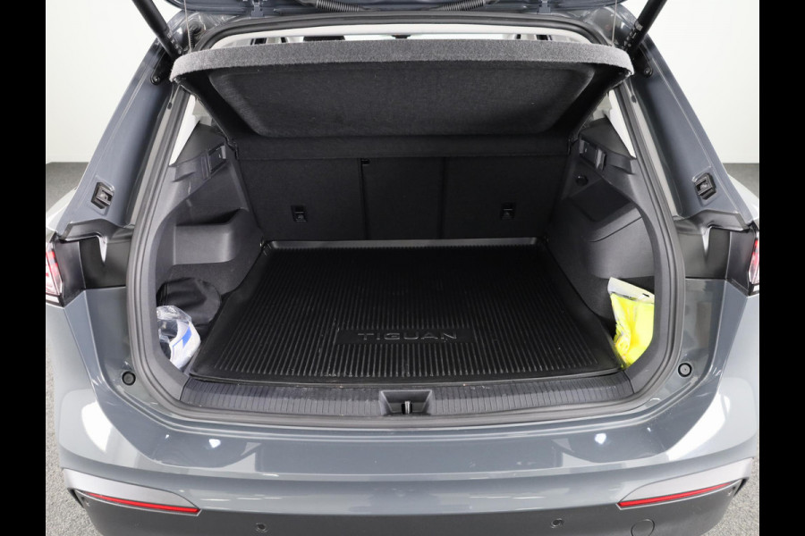 Volkswagen Tiguan 1.5 eTSI Life Edition 150PK | Automaat ( DSG ) | Navigatie | Camera | Stoelverwarming