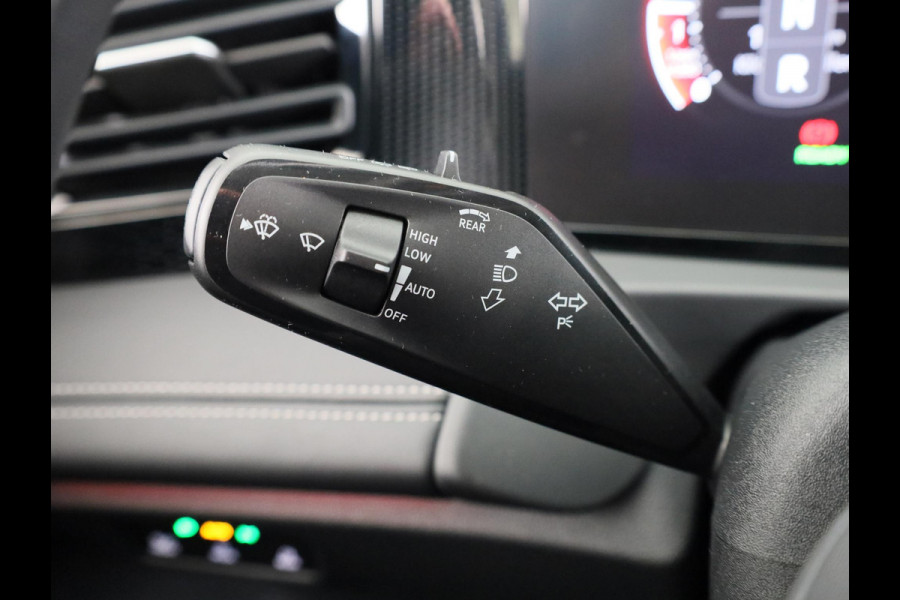 Volkswagen Tiguan 1.5 eTSI Life Edition 150PK | Automaat ( DSG ) | Navigatie | Camera | Stoelverwarming
