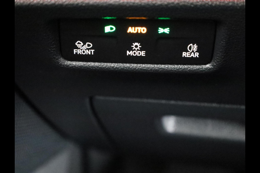 Volkswagen Tiguan 1.5 eTSI Life Edition 150PK | Automaat ( DSG ) | Navigatie | Camera | Stoelverwarming