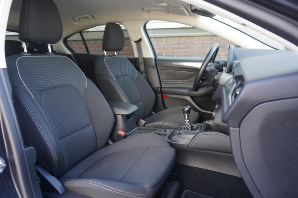 Ford Focus 1.0 EcoB.125PK Hybrid Titanium X Business +Winterpack.