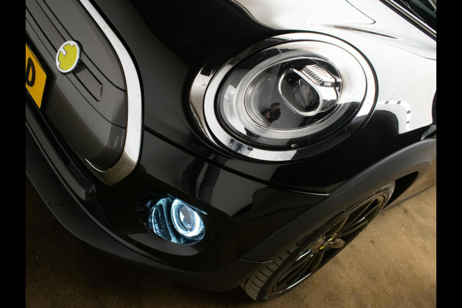 MINI Mini Electric Essential Sport 33 kWh (APPLE CARPLAY,NAVI,CRUISE,STOELVERWARMING,LED,CAMERA,PDC,KEYLESS,LM VELGEN,NETTE STAAT)