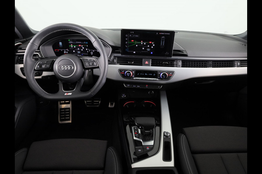 Audi A4 Avant 35 TFSI S edition Competition 150 pk S-tronic | Verlengde garantie | Navigatie | Panoramadak | Parkeersensoren | Stoelverwarming | S-Line |