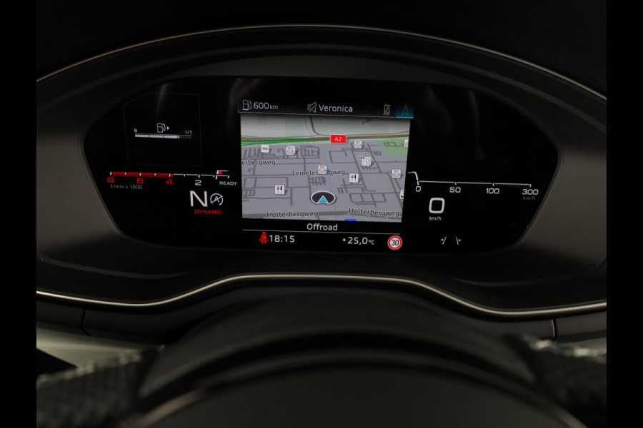Audi A4 Avant 35 TFSI S edition Competition 150 pk S-tronic | Verlengde garantie | Navigatie | Panoramadak | Parkeersensoren | Stoelverwarming | S-Line |