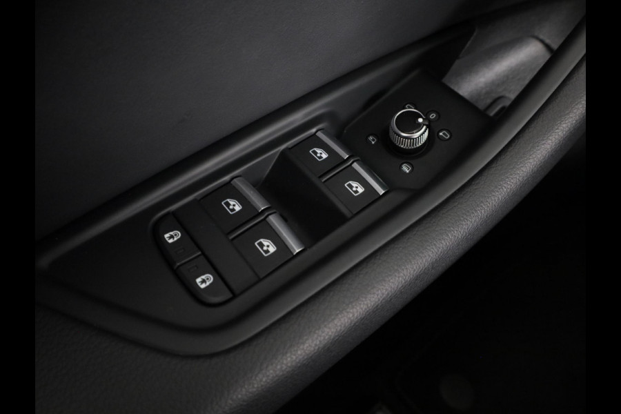 Audi A4 Avant 35 TFSI S edition Competition 150 pk S-tronic | Verlengde garantie | Navigatie | Panoramadak | Parkeersensoren | Stoelverwarming | S-Line |