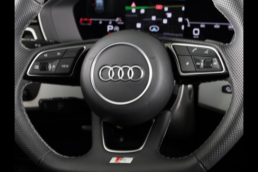 Audi A4 Avant 35 TFSI S edition Competition 150 pk S-tronic | Verlengde garantie | Navigatie | Panoramadak | Parkeersensoren | Stoelverwarming | S-Line |