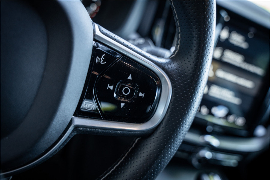 Volvo XC60 2.0 T5 R-Design Geartronic - Bussines Pack Connect - Winter-line