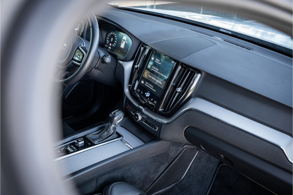 Volvo XC60 2.0 T5 R-Design Geartronic - Bussines Pack Connect - Winter-line