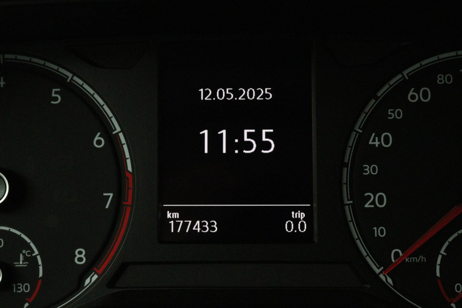 Volkswagen Polo 1.0 TSI Highline (PARKEERSENSOREN, NAVIGATIE, CARPLAY, CRUISE ADAPTIEF, AUTOMAAT, NL-AUTO)
