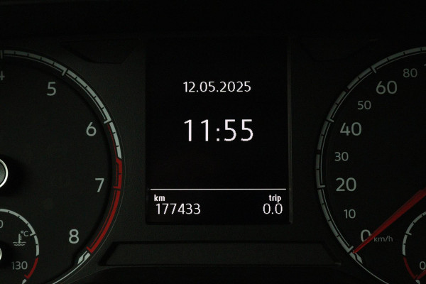 Volkswagen Polo 1.0 TSI Highline (PARKEERSENSOREN, NAVIGATIE, CARPLAY, CRUISE ADAPTIEF, AUTOMAAT, NL-AUTO)
