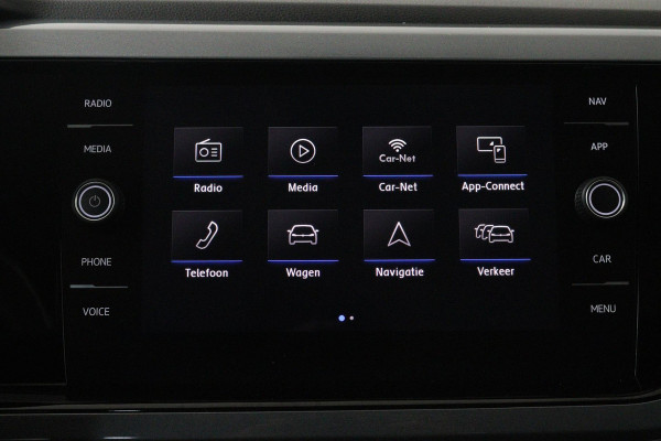 Volkswagen Polo 1.0 TSI Highline (PARKEERSENSOREN, NAVIGATIE, CARPLAY, CRUISE ADAPTIEF, AUTOMAAT, NL-AUTO)