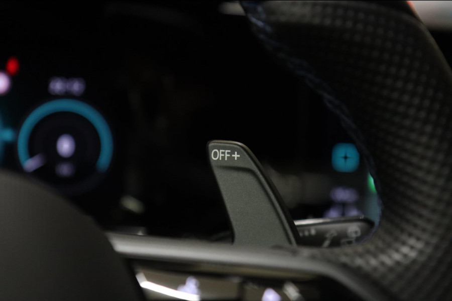 Volkswagen Golf 2.0 TSI R 4Motion PERFORMANCE /AKRA/PANO/HUD/IQ-LIGHT/H-K/BOMVOL