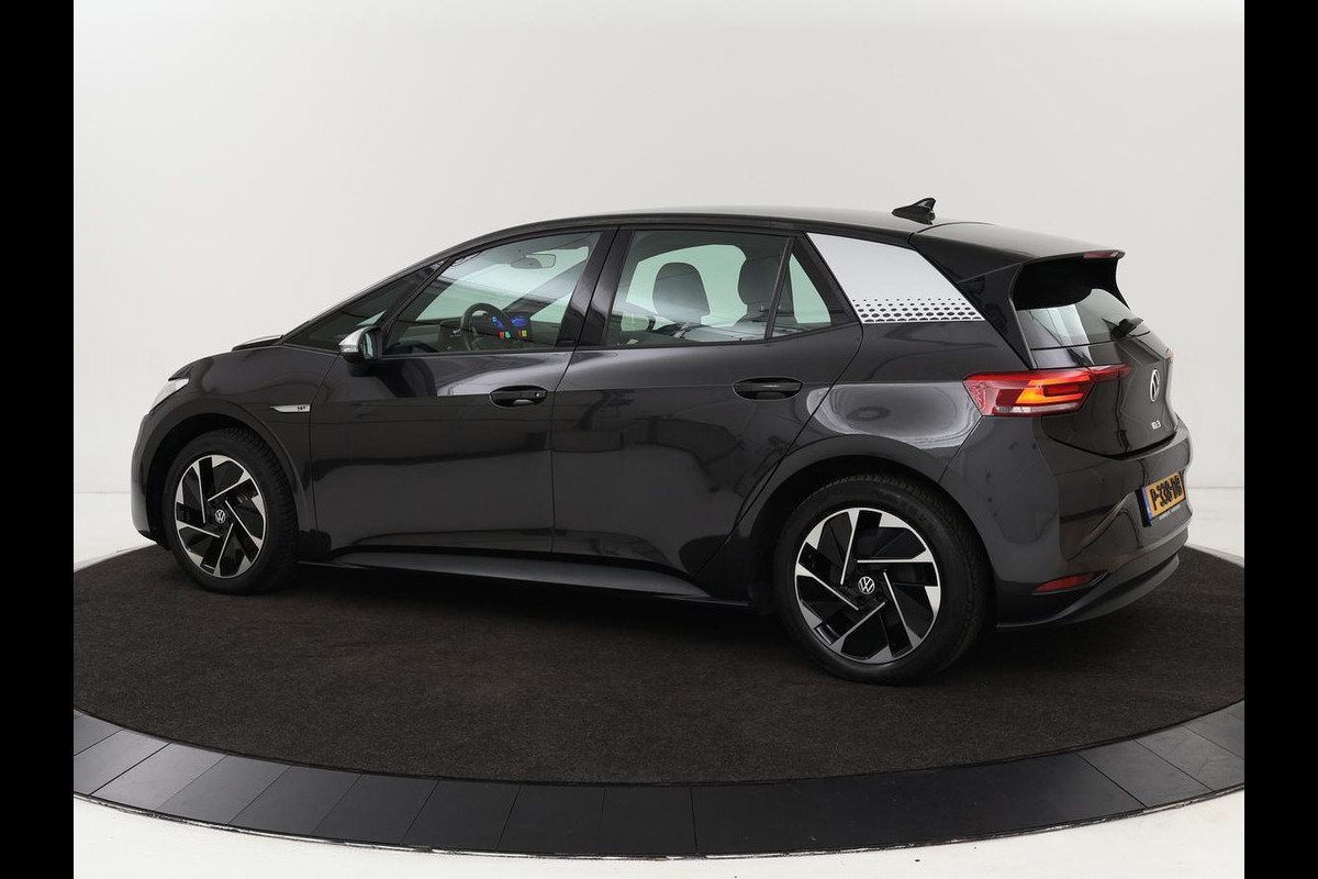 Volkswagen ID.3 First 58 kWh | Sfeerverlichting | Apple Carplay | Stoelverwarming | LED | Cruise Control Adaptief| LMV 18" | Navi Volkswagen ID.3 First 58 kWh | Sfeerverlichting | Apple Carplay | Stoelverwarming | LED | Cruise Control Adaptief| LMV 18" | Navi