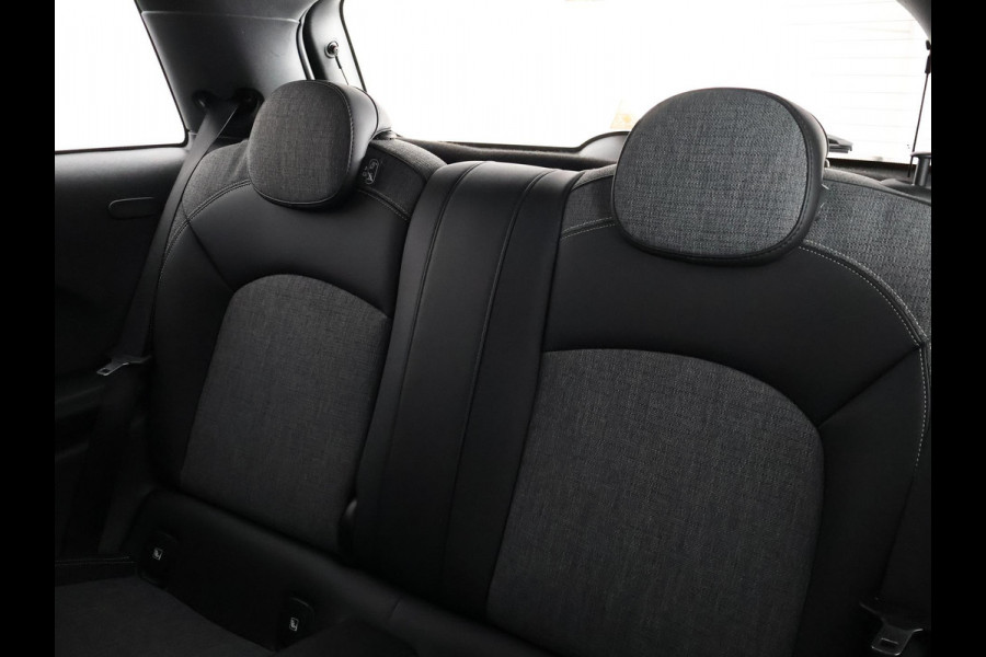 MINI Mini Electric Essential 33 kWh Cooper-S 184 pk | Half Leder | Camera |