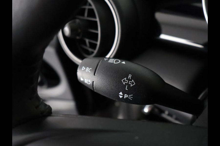 MINI Mini Electric Essential 33 kWh Cooper-S 184 pk | Half Leder | Camera |