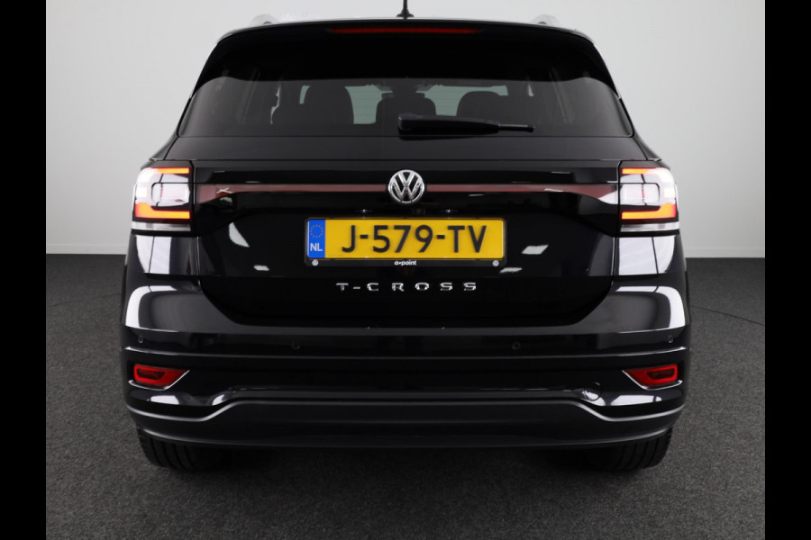 Volkswagen T-Cross 1.0 TSI Style 115PK | Automaat (DSG) | R Line | 18 Inch | Digitaal dashboard | Navigatie | Camera | Stoelverwarming