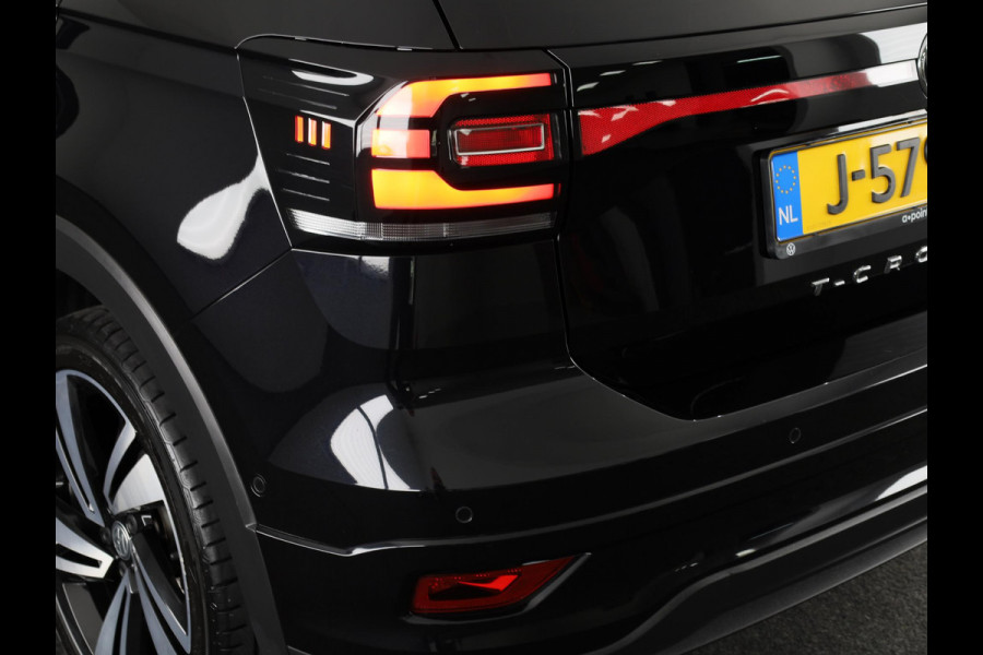 Volkswagen T-Cross 1.0 TSI Style 115PK | Automaat (DSG) | R Line | 18 Inch | Digitaal dashboard | Navigatie | Camera | Stoelverwarming