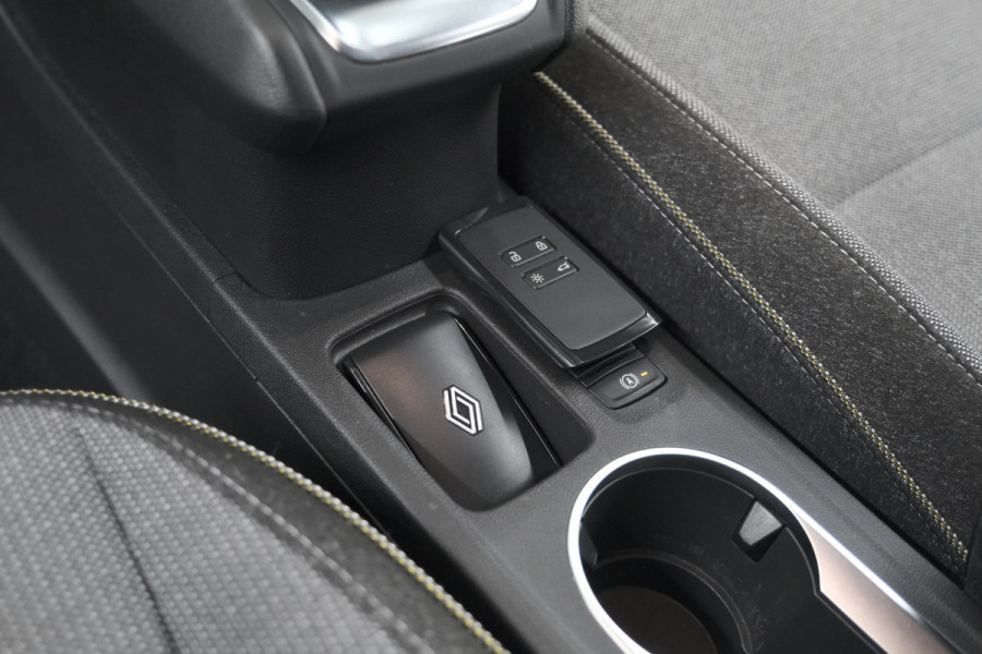 Renault Captur 1.6 E-Tech full hybrid 145 Techno | Camera | Apple Carplay | Parkeersensoren