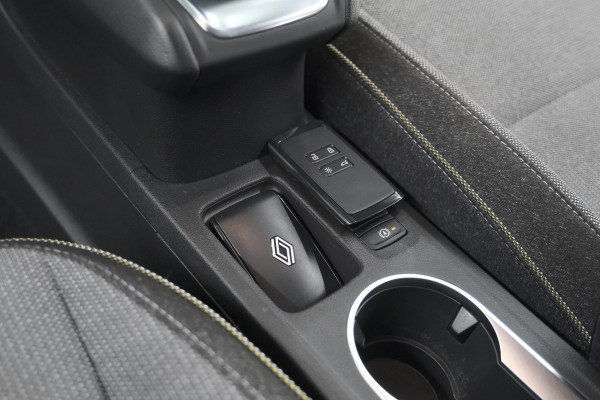 Renault Captur 1.6 E-Tech full hybrid 145 Techno | Camera | Apple Carplay | Parkeersensoren