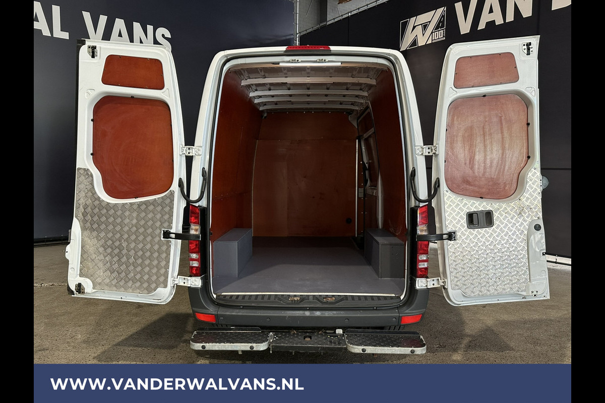 Mercedes-Benz Sprinter 316 CDI 163 pk L2H2 Euro6 Airco | 2800kg trekhaak | Cruisecontrol | Parkeersensoren zijdeur Mercedes-Benz Sprinter 316 CDI 163 pk L2H2 Euro6 Airco | 2800kg trekhaak | Cruisecontrol | Parkeersensoren zijdeur