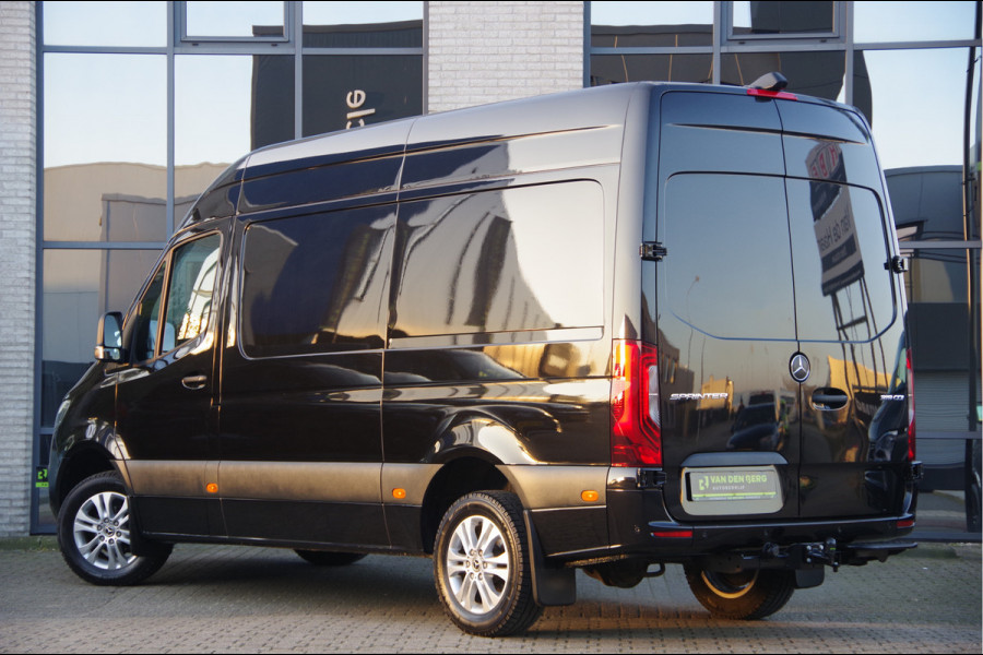 Mercedes-Benz Sprinter 319 3.0 V6 CDI L2H2 AUT. LED, ADAPT. CRUISE, 3.5T TREKHAAK, 38.000KM! 360 CAMERA, MBUX 10.25'', CLIMA, STOELVERWARMING, STANDKAC