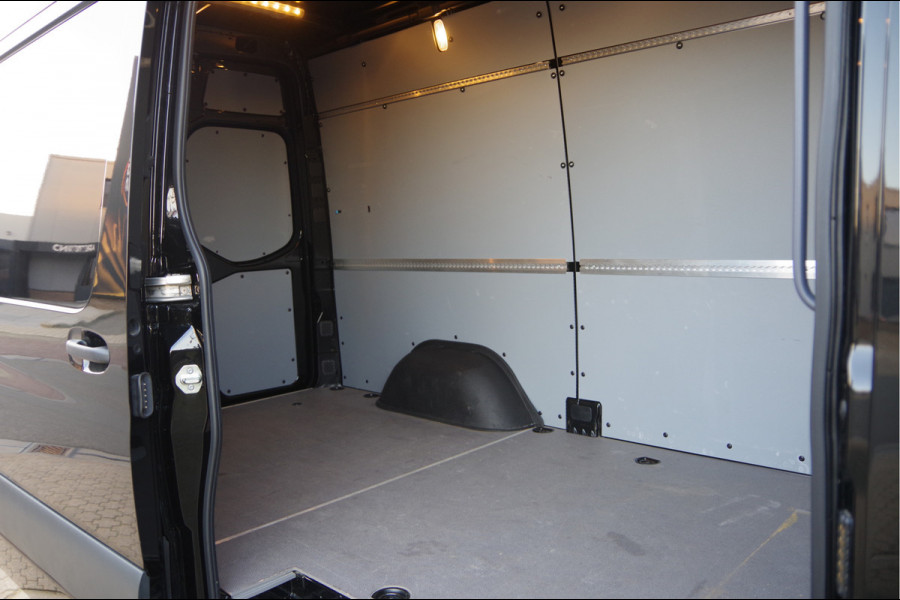 Mercedes-Benz Sprinter 319 3.0 V6 CDI L2H2 AUT. LED, ADAPT. CRUISE, 3.5T TREKHAAK, 38.000KM! 360 CAMERA, MBUX 10.25'', CLIMA, STOELVERWARMING, STANDKAC