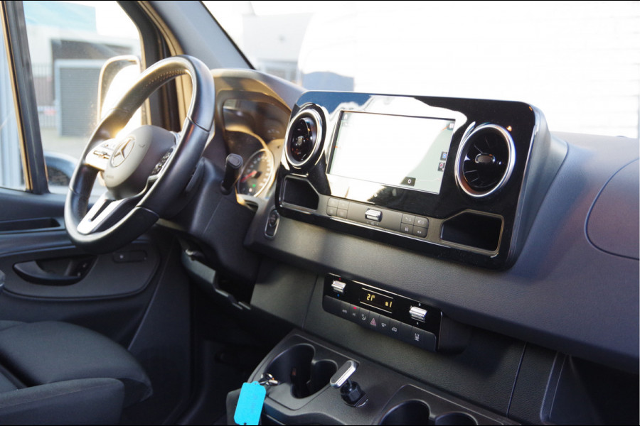 Mercedes-Benz Sprinter 319 3.0 V6 CDI L2H2 AUT. LED, ADAPT. CRUISE, 3.5T TREKHAAK, 38.000KM! 360 CAMERA, MBUX 10.25'', CLIMA, STOELVERWARMING, STANDKAC
