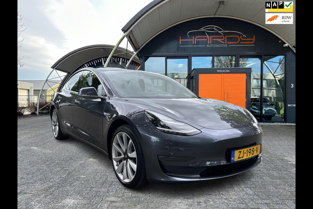 Tesla Model 3 Long Range AWD 75 kWh 84% SOH Trekhaak (910kg) 19 INCH Tesla Model 3 Long Range AWD 75 kWh 84% SOH Trekhaak (910kg) 19 INCH