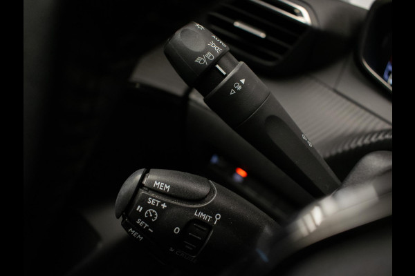 Peugeot 208 1.2 PureTech Blue Lease Active Sport (APPLE CARPLAY,NAVI,CRUISE,CLIMATE,PDC,LED,SPORTSTOELEN,NETTE STAAT)