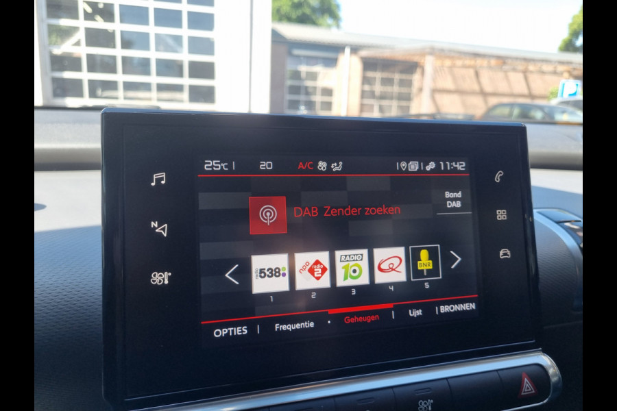 Citroën C4 Cactus 1.2 PureTech Business CARPLAY / TREKHAAK / DAB / CLIMA / NAVI