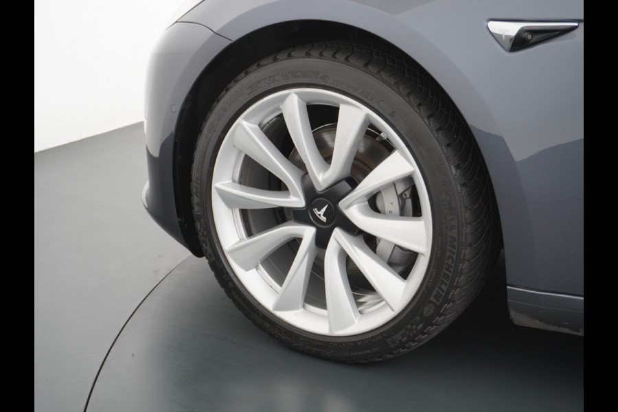 Tesla Model 3 Long Range AWD 75kWh 463PK Trekhaak 19" FSD-Computer 3 Premium Audio 4wd AutoPilot Panoramadak Camera's Leer Adaptive-Cruise-Con Keyless Stoel en achterbank verwarming Electr.Stoelen+Memory+Easy-Entry WiFi 1e Eigenaar Org. Nederlandse Auto Garantie op Accu/Motor tot 29-12-2027/192.000km