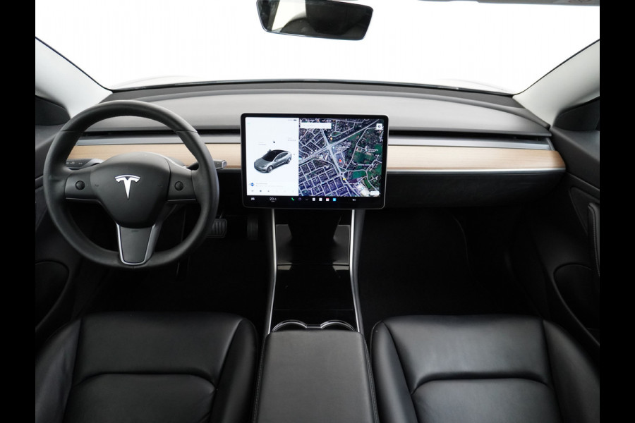 Tesla Model 3 Long Range AWD 75kWh 463PK Trekhaak 19" FSD-Computer 3 Premium Audio 4wd AutoPilot Panoramadak Camera's Leer Adaptive-Cruise-Con Keyless Stoel en achterbank verwarming Electr.Stoelen+Memory+Easy-Entry WiFi 1e Eigenaar Org. Nederlandse Auto Garantie op Accu/Motor tot 29-12-2027/192.000km