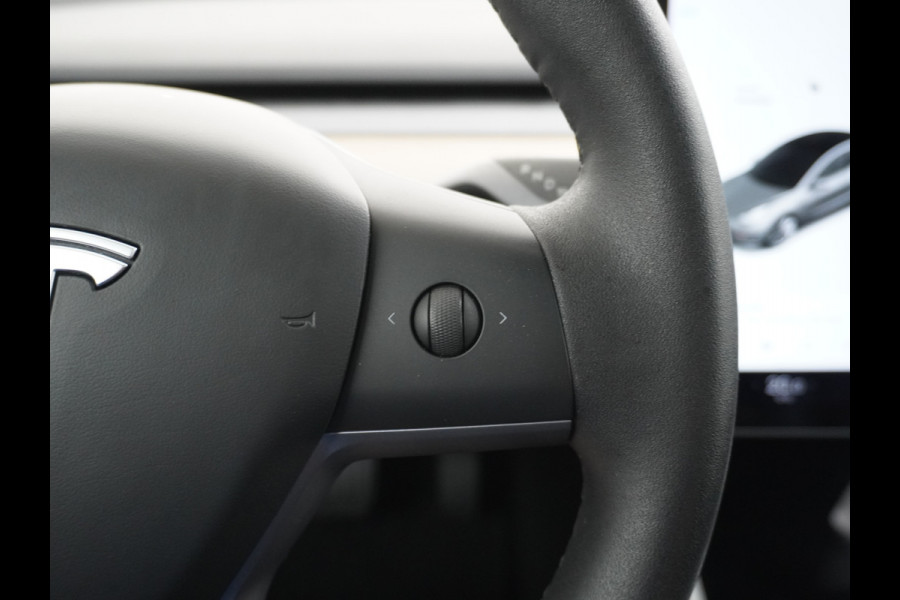 Tesla Model 3 Long Range AWD 75kWh 463PK Trekhaak 19" FSD-Computer 3 Premium Audio 4wd AutoPilot Panoramadak Camera's Leer Adaptive-Cruise-Con Keyless Stoel en achterbank verwarming Electr.Stoelen+Memory+Easy-Entry WiFi 1e Eigenaar Org. Nederlandse Auto Garantie op Accu/Motor tot 29-12-2027/192.000km