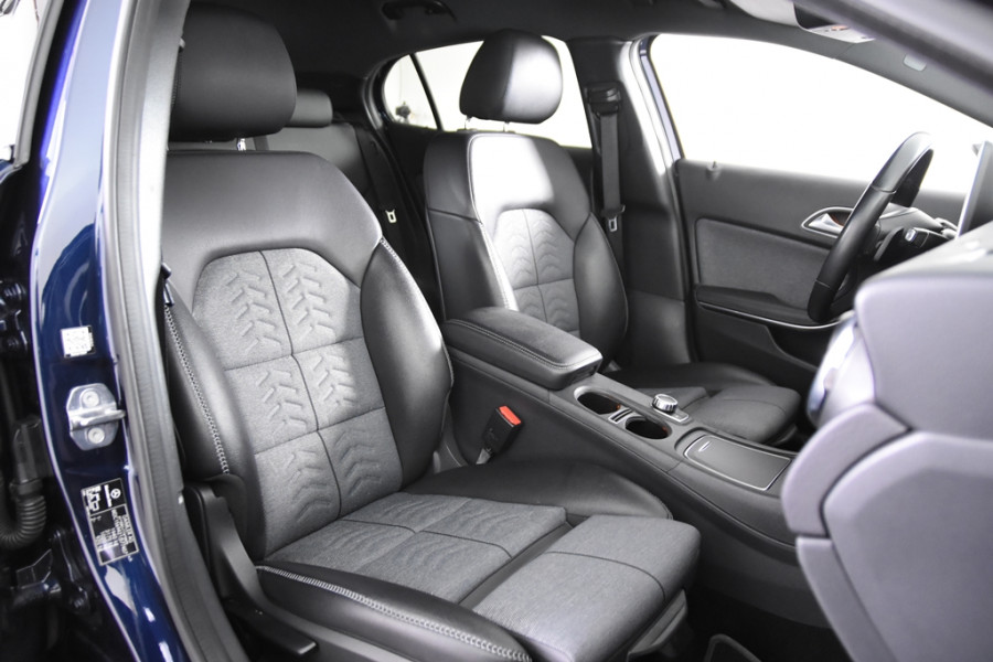 Mercedes-Benz GLA 180 *1ste Eigenaar*Navigatie*Leer*PDC*