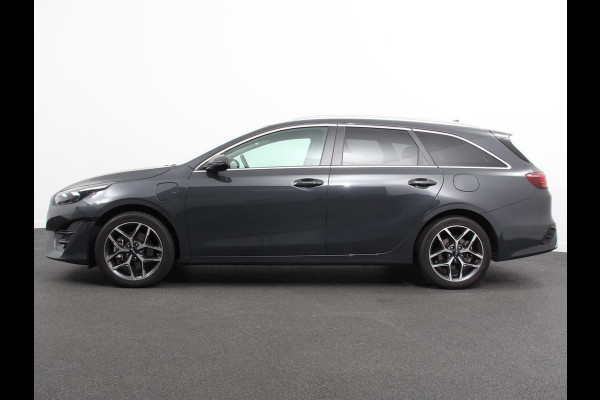 Kia Ceed Sportswagon 1.6 GDI PHEV DynamicLine | DEMO ! | Climate control Achteruitrij camera Parkeersensoren Adaptive cruise control Verwarmde voorstoelen LED Navigatie Stuurverwarming Apple Carplay/ Android Auto