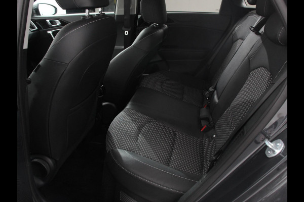Kia Ceed Sportswagon 1.6 GDI PHEV DynamicLine | DEMO ! | Climate control Achteruitrij camera Parkeersensoren Adaptive cruise control Verwarmde voorstoelen LED Navigatie Stuurverwarming Apple Carplay/ Android Auto