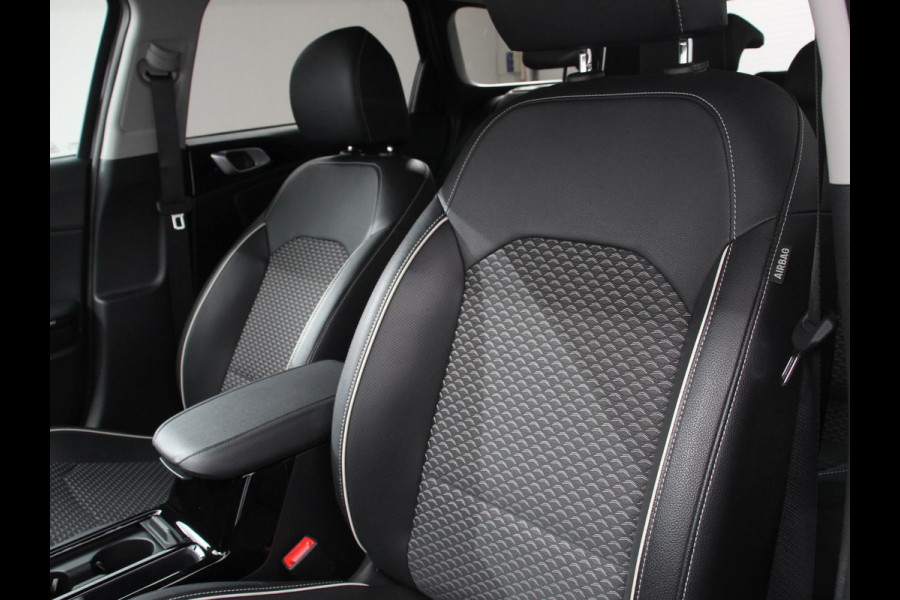 Kia Ceed Sportswagon 1.6 GDI PHEV DynamicLine | DEMO ! | Climate control Achteruitrij camera Parkeersensoren Adaptive cruise control Verwarmde voorstoelen LED Navigatie Stuurverwarming Apple Carplay/ Android Auto